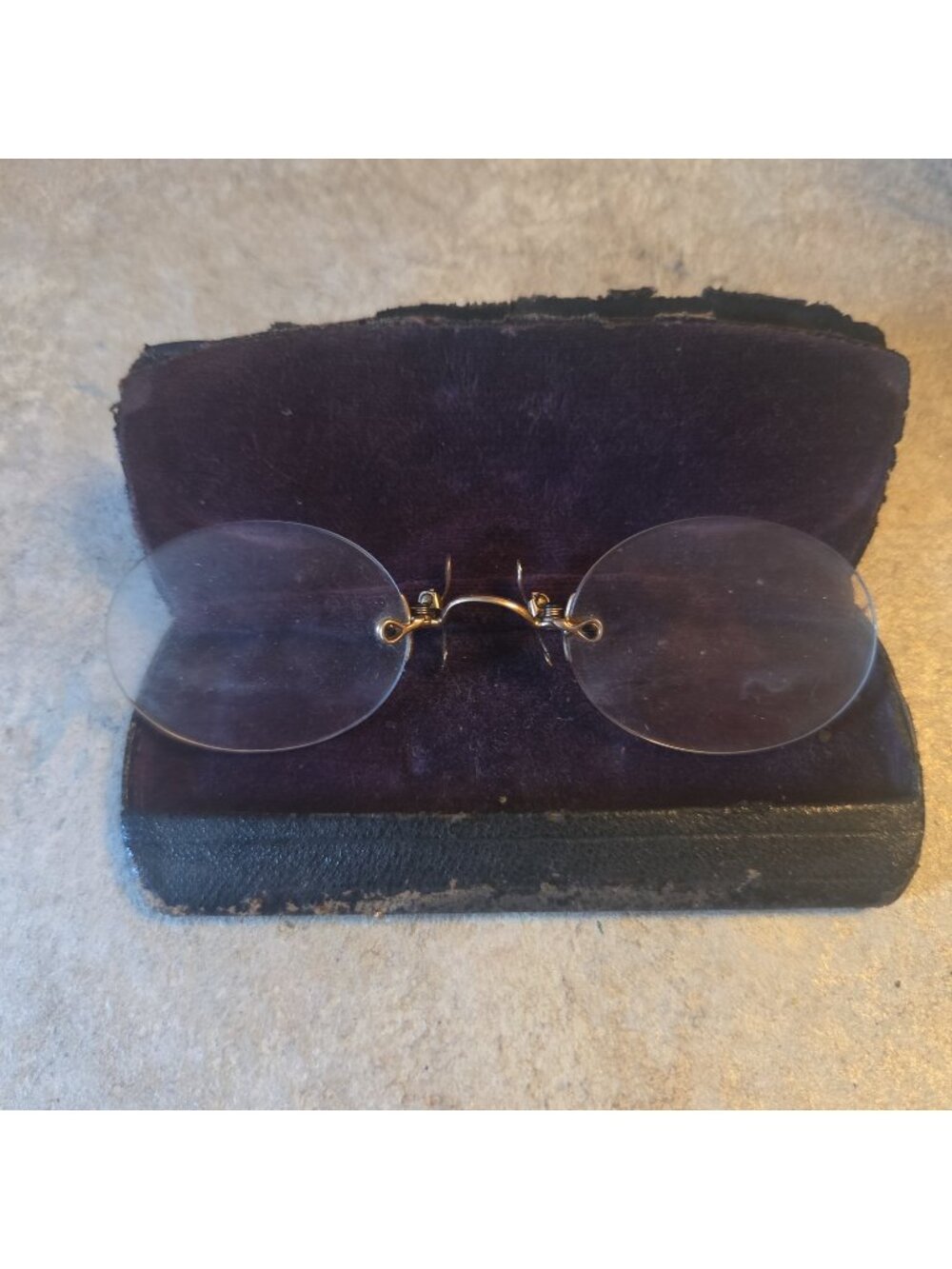 Antique Rimless Pince-Nez Eyeglasses in Velvet Lined Case  Vintage Wear Armless